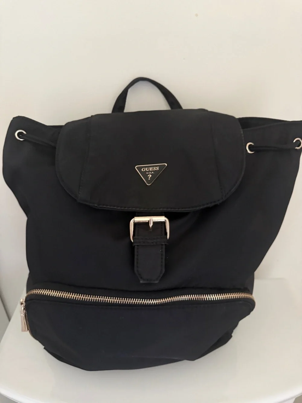 GUESS‎ Black Backpack Buckle Accent Zipper Closure Adjustable Strap Pockets